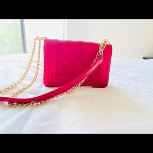 Cute Flap Crossbody-In a very good condition